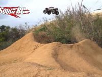 Video Traxxas X-Maxx Jump Session