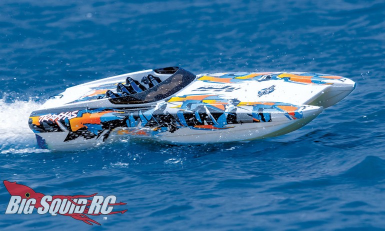two new colors for the traxxas dcb m41 widebody catamaran