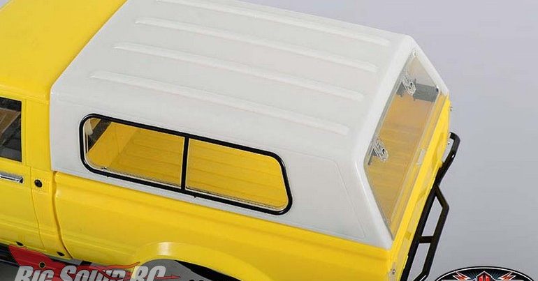 Hilux 4WD scale metal emblems for Mojave/Hilux bodies by RC4WD Hilux 4WD scale metal emblems for Mojave/Hilux bodies by RC4WD