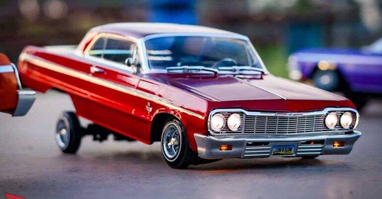 Redcat Racing SixtyFour-18 1964 Chevrolet Impala SS Hopping Lowrider